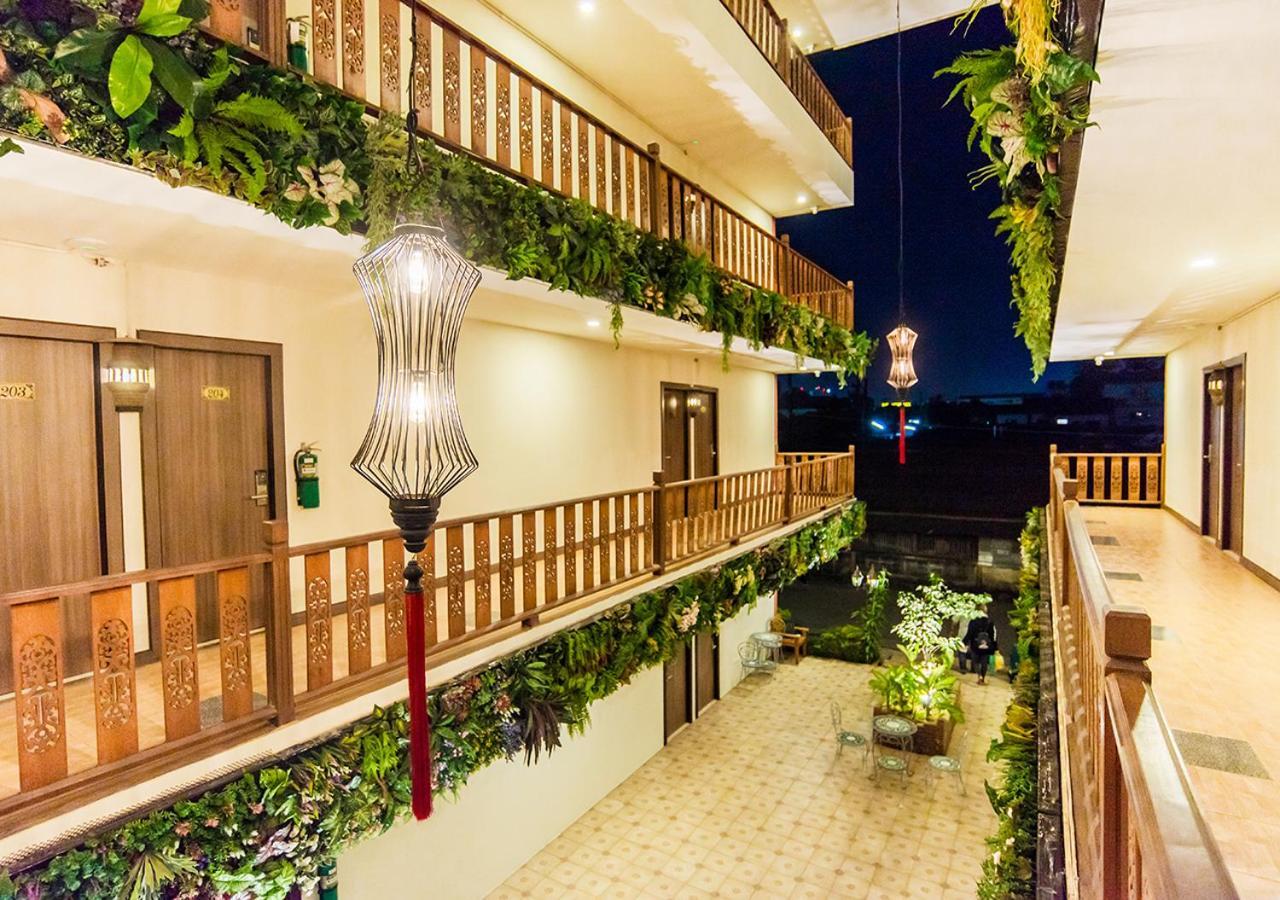 B2 Airport Hotel Csiangmaj Kültér fotó
